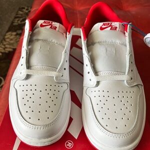 Jordan 1 Retro Low OG University Red size 10.5